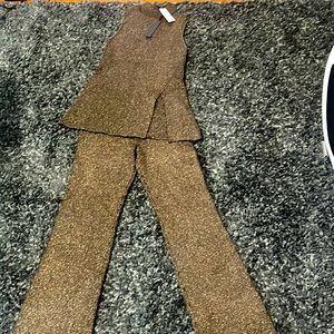 New with tags house of Harlow sweater set